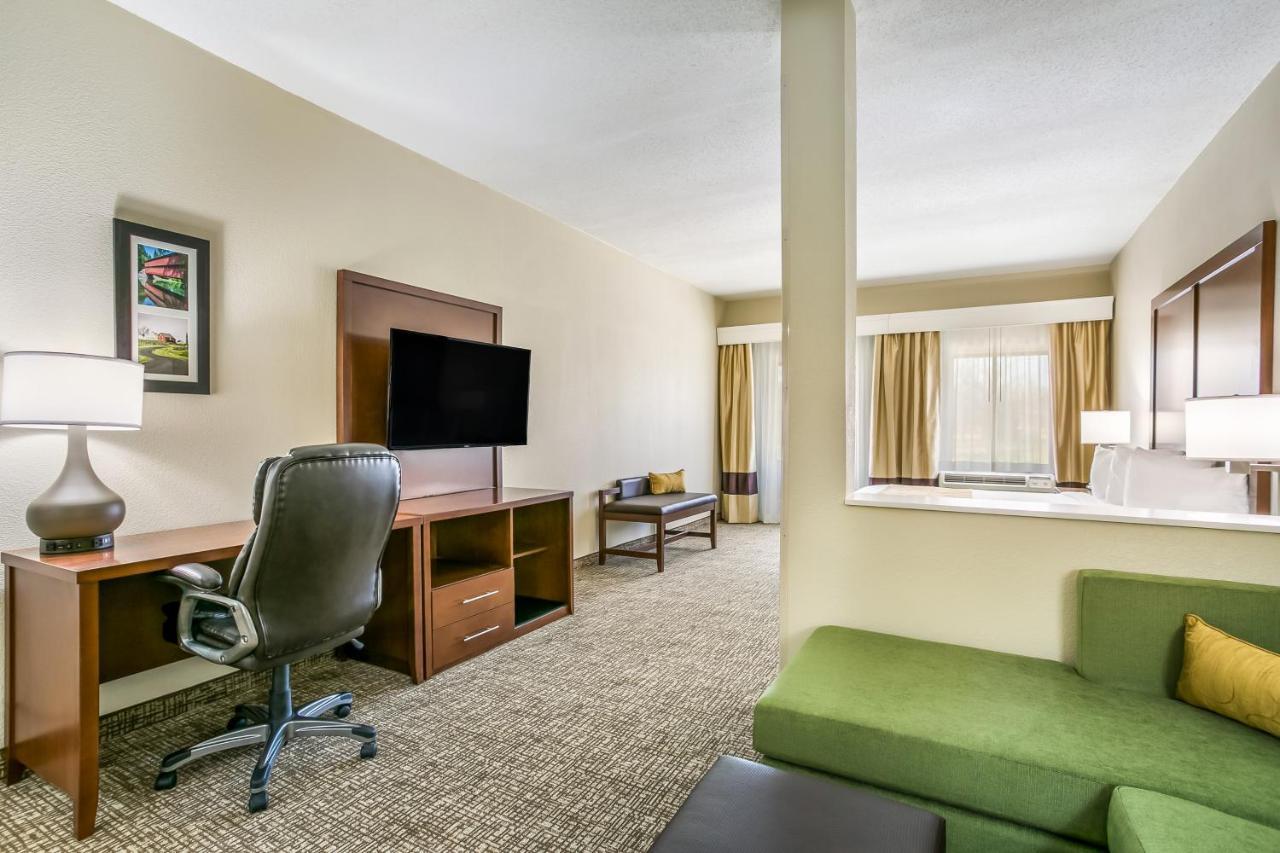 Aspire Hotel And Suites Gettysburg Exterior photo