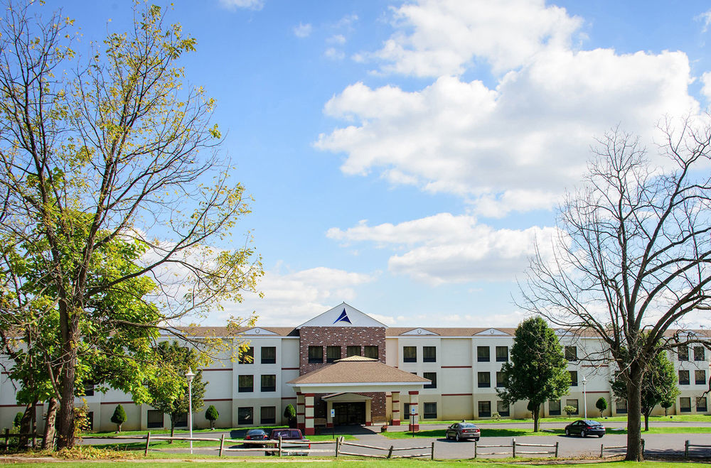 Aspire Hotel And Suites Gettysburg Exterior photo