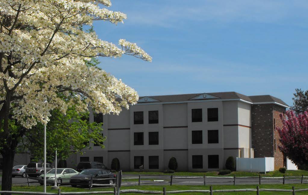 Aspire Hotel And Suites Gettysburg Exterior photo