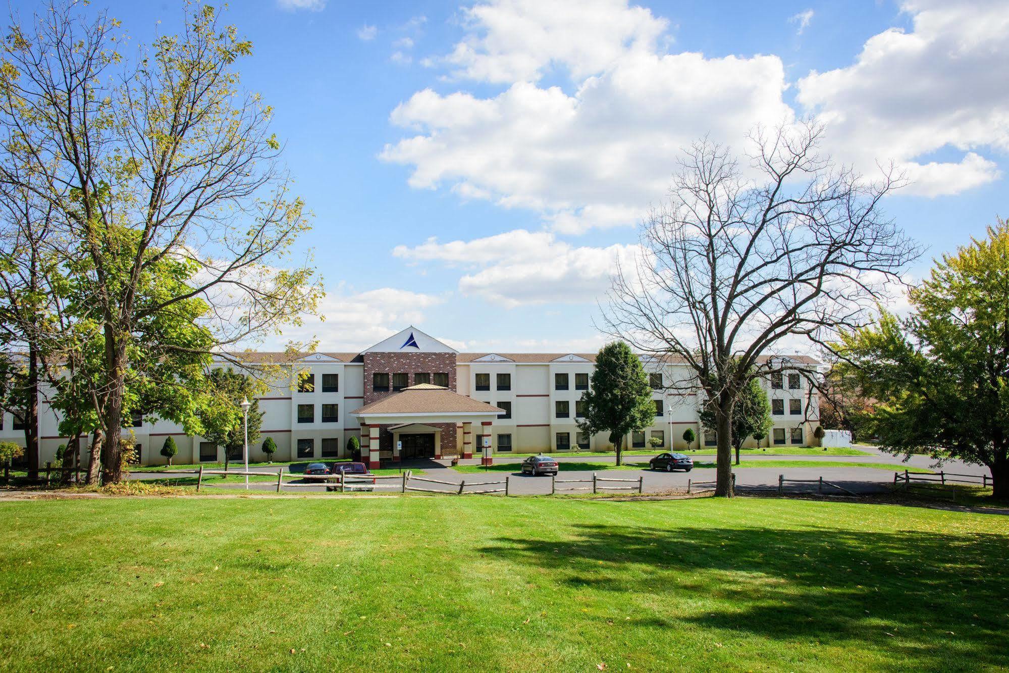 Aspire Hotel And Suites Gettysburg Exterior photo